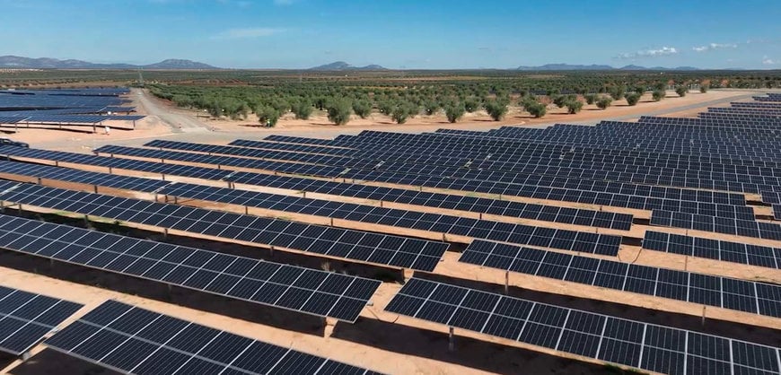 ACCIONA Energía instala un sistema de almacenamiento con baterías en la Planta Fotovoltaica Extremadura I-II-III